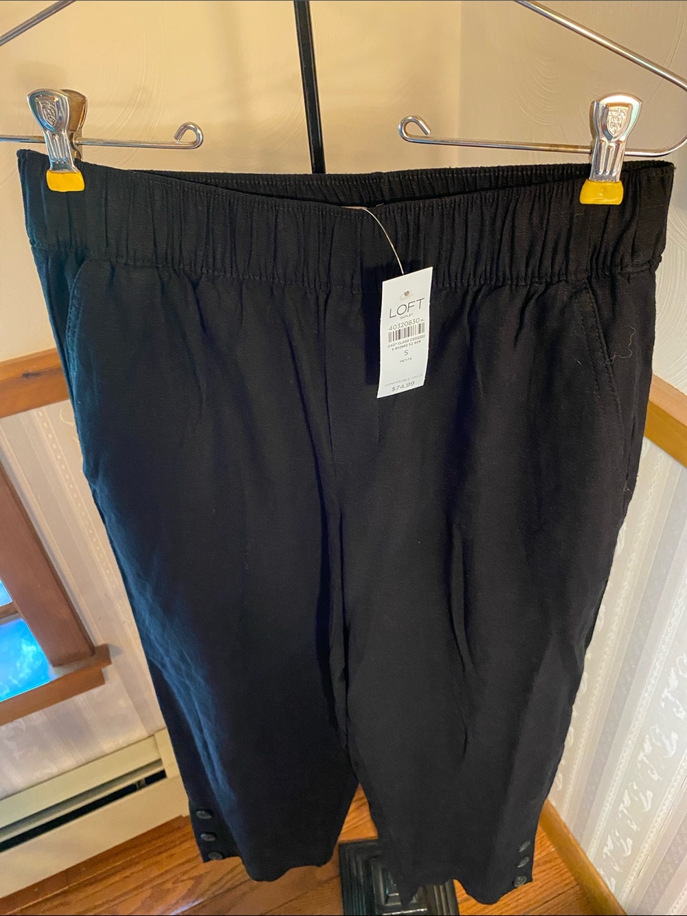 LOFT Black Elastic-Waist Button-Hem Cropped Pants